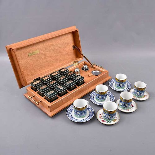 Caja de té en madera, platos base y tazas. Alemania y Singapur. Elaborado en porcelana Kaiser y HJ. Design.