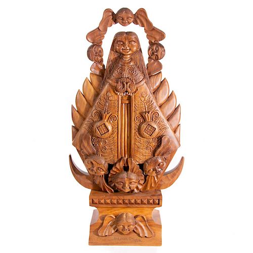 José María Servin. Virgen. Firmada en la base. En talla de madera. Sobre base de madera.