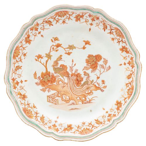 AN INDIA COMPANY EXPORT PORCELAIN DECORATIVE PLATE. 19TH CENTURY. 