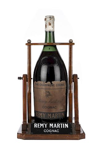 Rémy Martin  Doble Mágnum. V.S.O.P. Cognac. France. Etiqueta con faltantes.