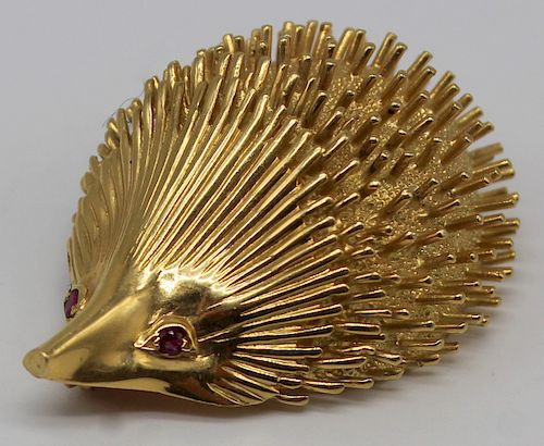 JEWELRY. 18kt Gold Hedgehog Brooch.