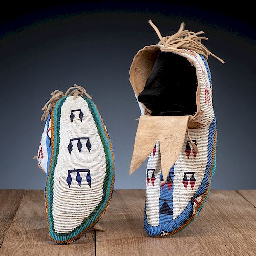 A'aninin [Gros Ventre] Fully Beaded Hide Moccasins
