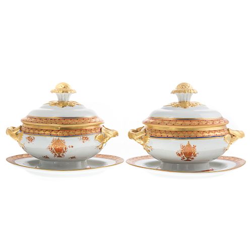 Pair Mottahedeh Chinese Export Style Sauce Tureens