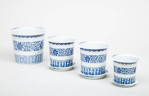Set of Three Modern Chinese Porcelain Graduated Pots and Covers, and a Large Single Pot