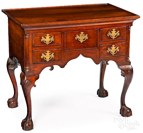 Connecticut Chippendale cherry dressing table
