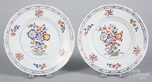 Pair of Delft polychrome plates