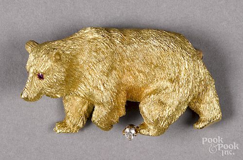 18K yellow gold bear brooch