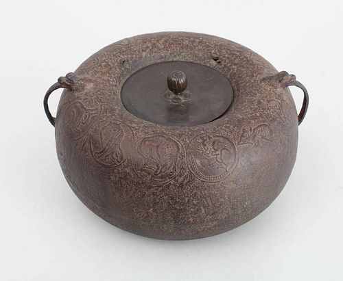 BRONZE POT AND ASSOCIATED LID, PROBABLY JAPANESE