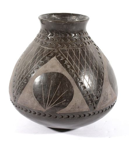 Black and Grey Polychrome Pottery Jar