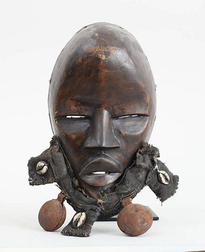 AFRICAN CARVED WOOD MASK