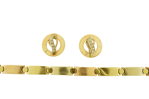 Fourteen Karat Tri-gold Bracelet and Pair of Fourteen Karat Yellow Gold and Diamond Earrings