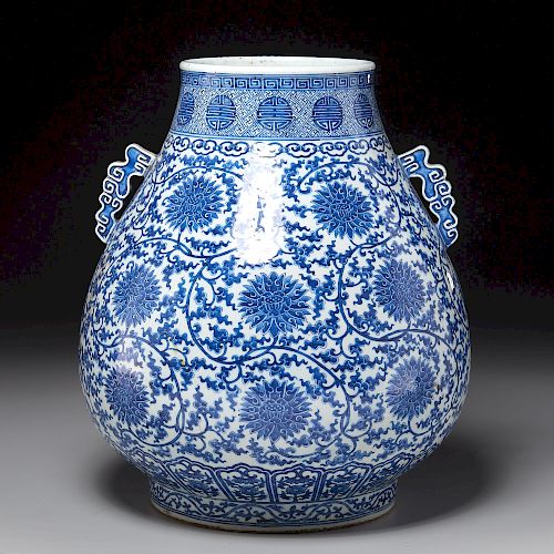 Large Qianlong blue and white floral vase