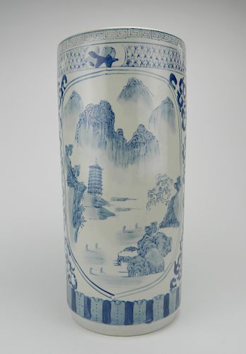 Chinese porcelain umbrella stand