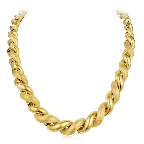 A Gold Twist Rope Necklace