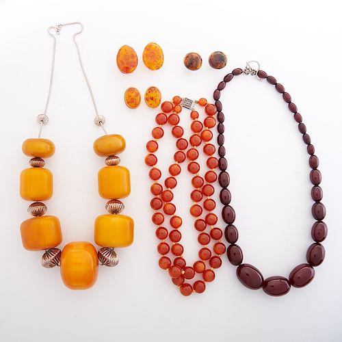 RECONSTITUTED AMBER, BAKELITE OR RESIN NECKLACES & EARRINGS