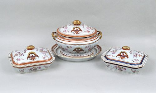 Eagle Decorated Chinese Export Porcelain Group