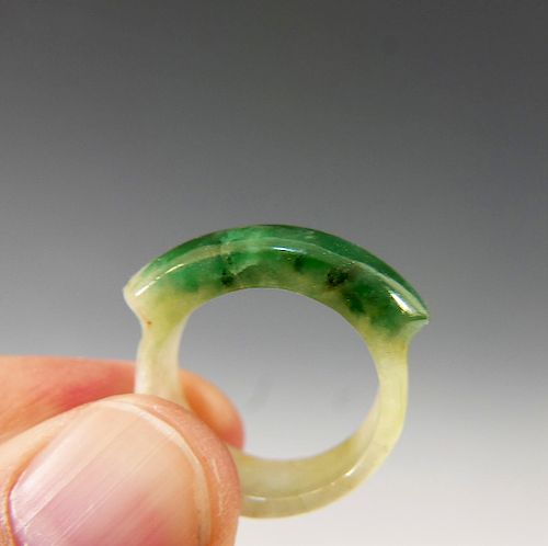 ANTIQUE CHINESE JADEITE RING - QING DYNASTY
