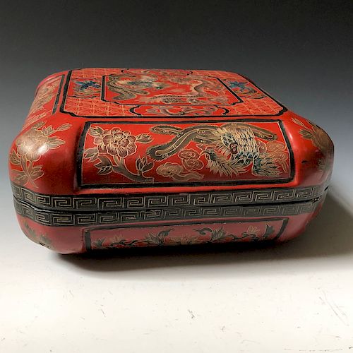 A BEAUTIFUL CHINESE ANTIQUE RED LACQUER BOX