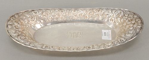 Howard & Co. repousse oval bread dish. lg. 14 in., 13.3 troy ounces