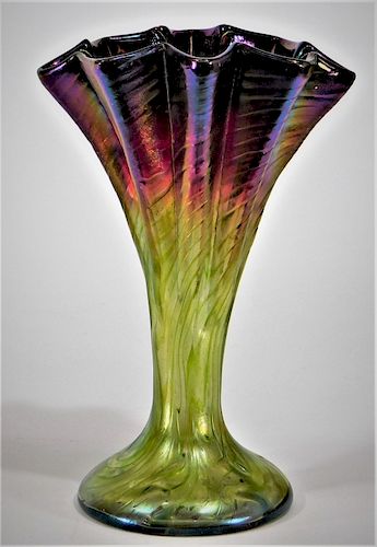 Bohemian Rindskopf Pepita Pleated Fan Glass Vase