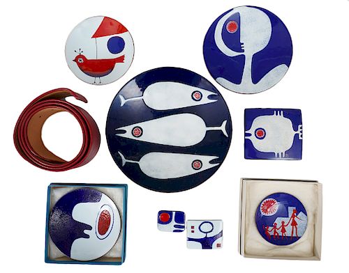 De Passile Early Pcs. Plates, Belt, Pins
