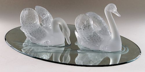 PAIR LALIQUE FROSTED CRYSTAL SWANS MIRRORED PLATE