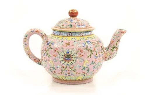 Jiaqing Period Chinese Famille Rose Teapot
