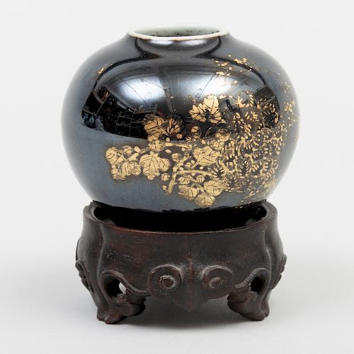 Chinese Porcelain Gilt-Decorated Mirror Black Glazed Water Pot