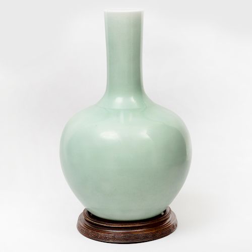 Chinese Celadon Glazed Vase, Tianqiuping
