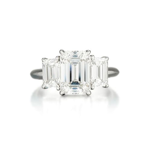 A Three-Stone Diamond Ring, 4.10 CTW