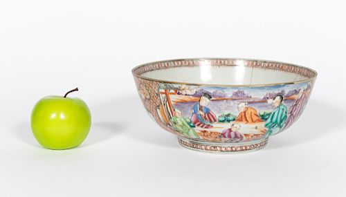 Chinese Export Porcelain Bowl w/ Figural Motif