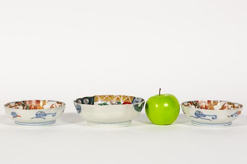 Three Japanese Imari Decorated Scalloped Bowls