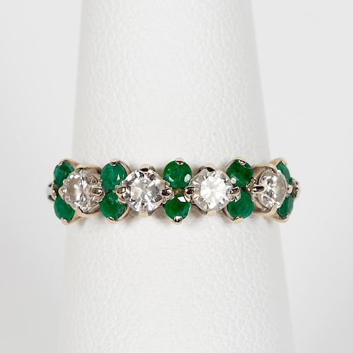 18k White Gold, Diamond, & Emerald Ring