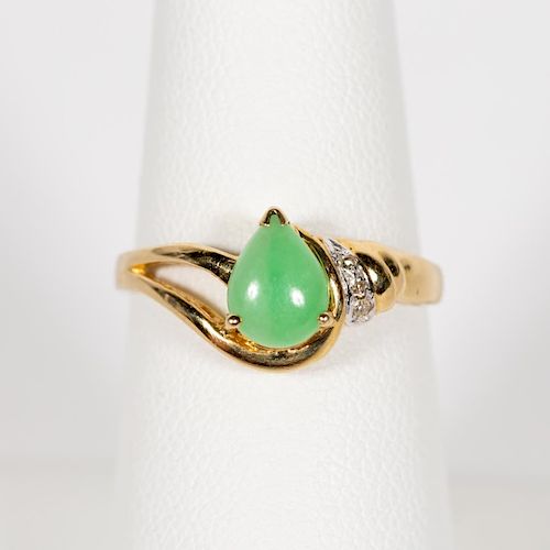 14k Gold, Green Nephrite, & Diamond Ring