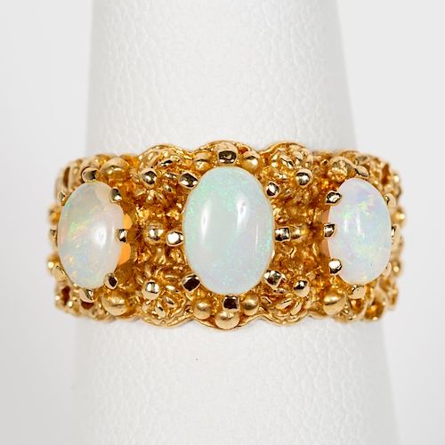 Ladies 14k Yellow Gold & Opal Ring, Size 6.5