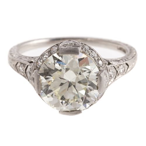 An Art Deco Filigree 3.80ct Diamond Ring in Plat