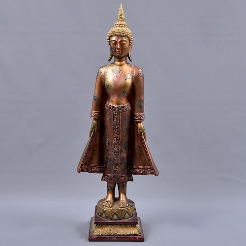 Príncipe Siddharta Gautama (Buda). Origen oriental. Siglo XX. Elaborado en resina. Decorado con esmalte dorado, elementos vegetales.
