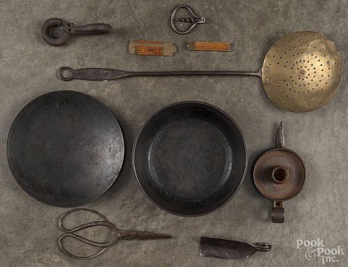 Group of miscellaneous metalware, 18th/19th/20th c., to include an early iron plate
