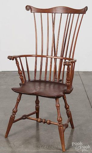 Cabinet made combback Windsor armchair, 20th c.