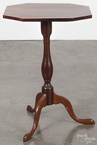 Federal mahogany candlestand, early 19th c., 28 1/2'' h., 19 1/2'' w.