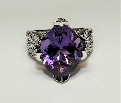 Amethyst & White Sapphire 14K Gold Lady's Ring