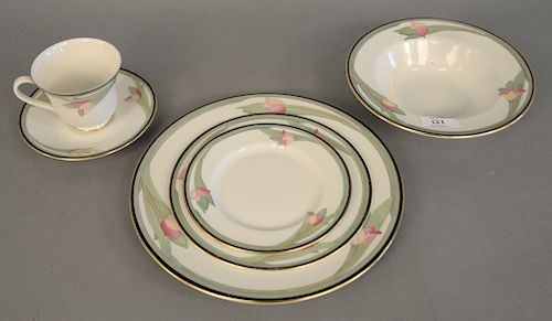 Royal Doulton, Awakening, Vogue Collection dinnerware set including thirteen dinner plates, complete set for seven, 95 total pieces.