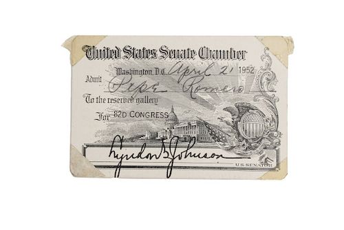 Johnson, Lyndon B. Pase de Acceso para la Galería del 82D Congreso del Senado de los EEUU. 7 x 10.5 cm. Firma de Lyndon B. Johnson.