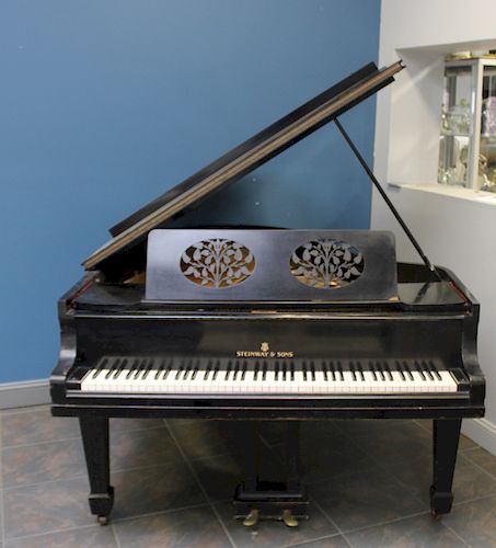 STEINWAY & SONS Piano Serial # 128400