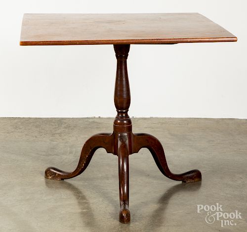 New England Queen Anne maple tea table