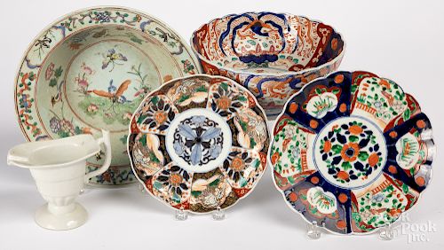 Five pieces of Chinese and Japanese export porcelain
