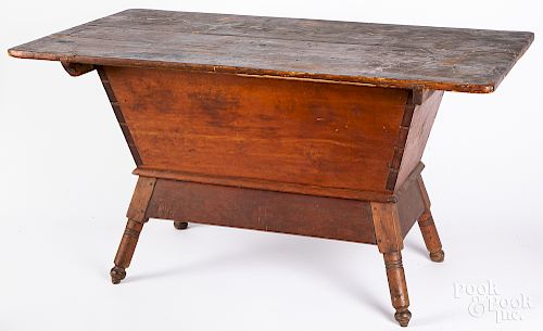Pennsylvania pine doughbox table