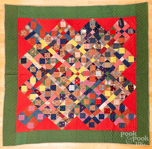 Pieced block pattern quilt