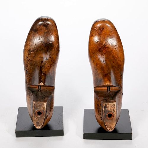 A pair of shoe form bookends.