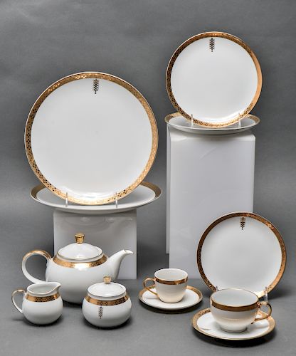F L Wright Tiffany Imperial Dinner & Tea Svc, 12